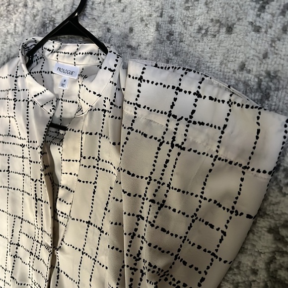 Cream Grid Design Blouse - Picture 5 of 6